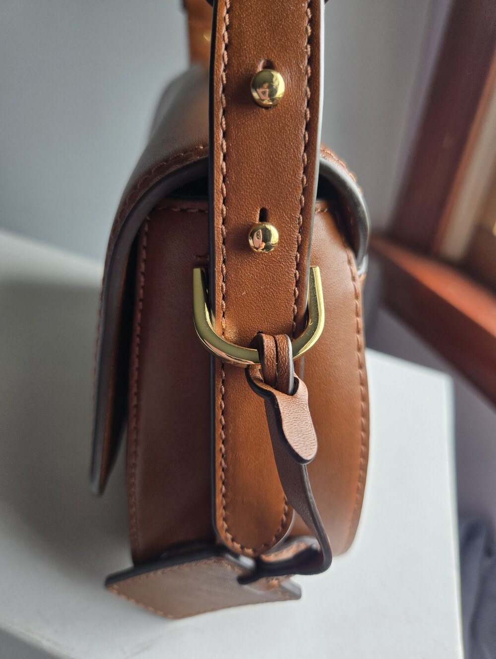 Ralph Lauren British Tan  Leather Shoulder Bag with Gold Hardware - Picture 3 of 9